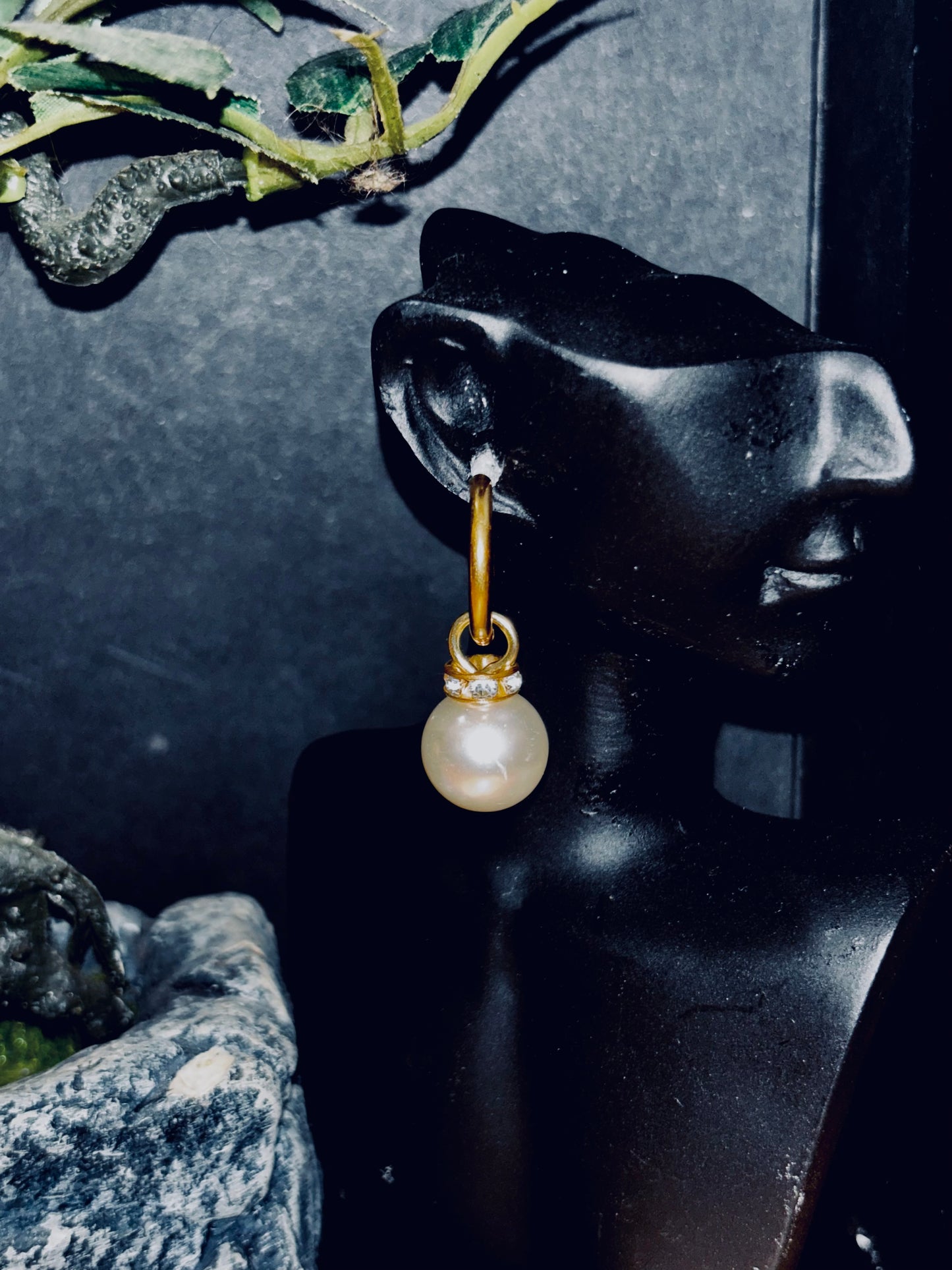 "Golden Pearl – Softness & Refinement" Earrings