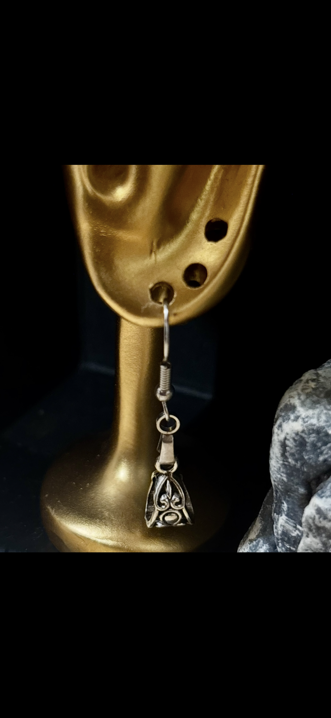Ancient Ornament Earring – Elegance & Mystery